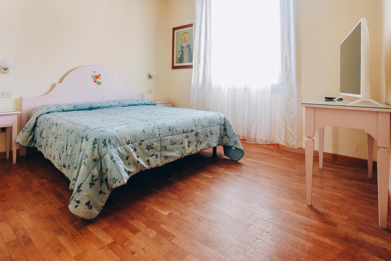 Hotel Savoia E Campana Montecatini Terme Bagian luar foto