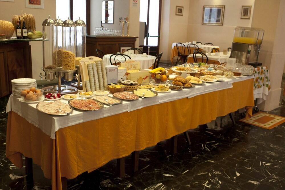 Hotel Savoia E Campana Montecatini Terme Bagian luar foto