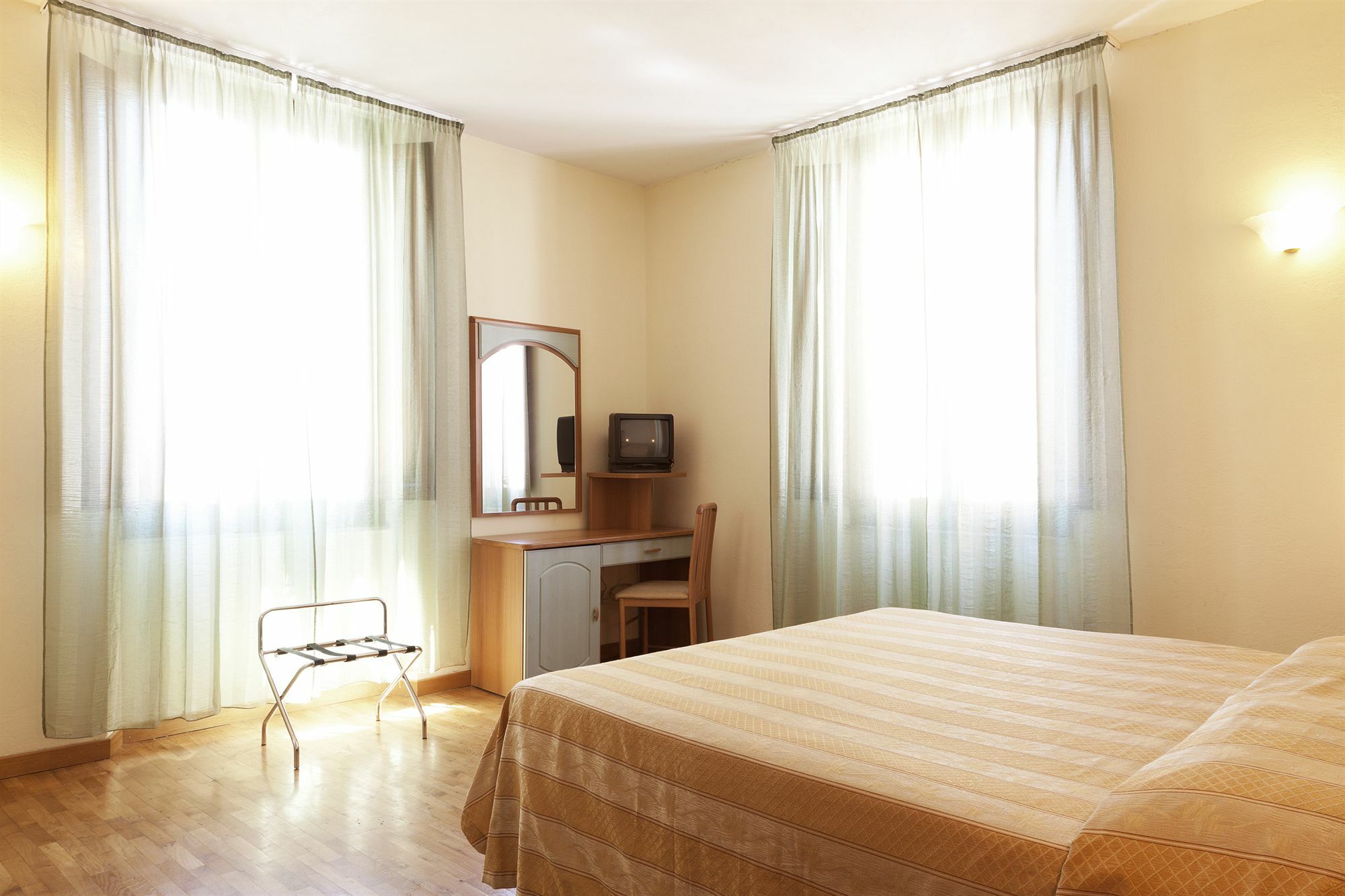 Hotel Savoia E Campana Montecatini Terme Bagian luar foto